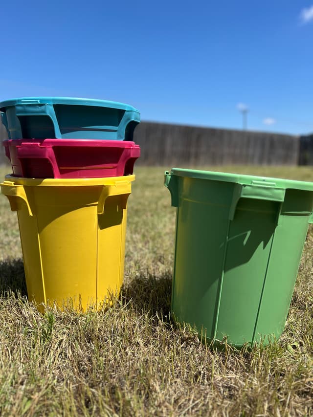 Trash Container - 9 Gallons